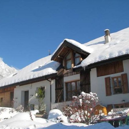 Chalet La Ferme De Noemie Mercury-Gémilly الغرفة الصورة