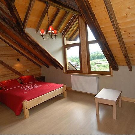 Chalet La Ferme De Noemie Mercury-Gémilly الغرفة الصورة